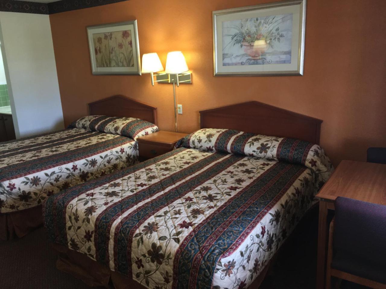 Finn'S Motel Saint James Eksteriør billede