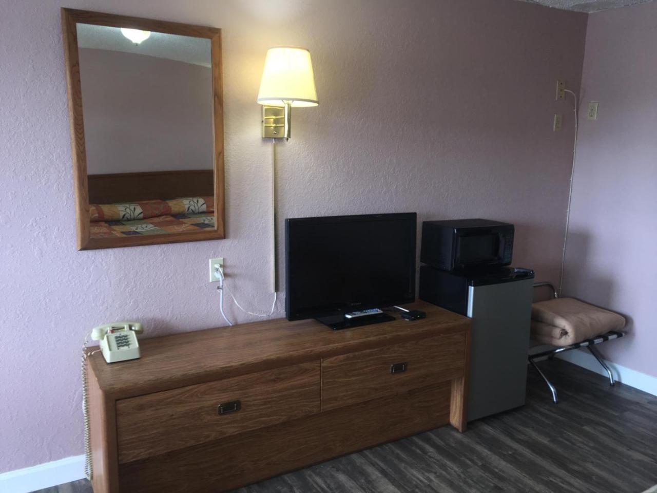 Finn'S Motel Saint James Eksteriør billede
